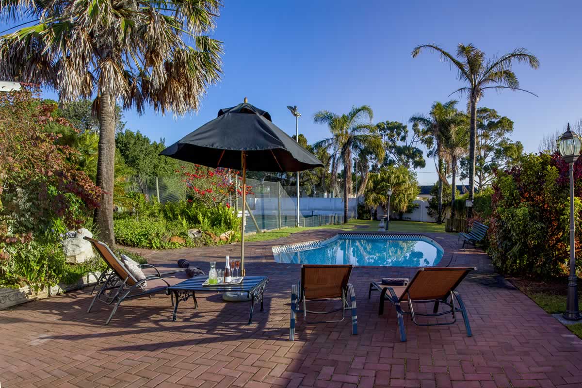 Forest Hall Guest House Swimming Pool (5)